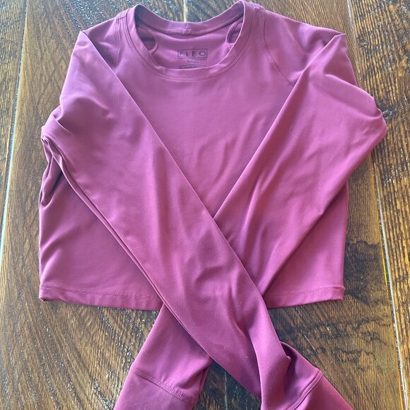Fleo Tops - FLEO Crop Long Sleeve Training Top – Women’s Small